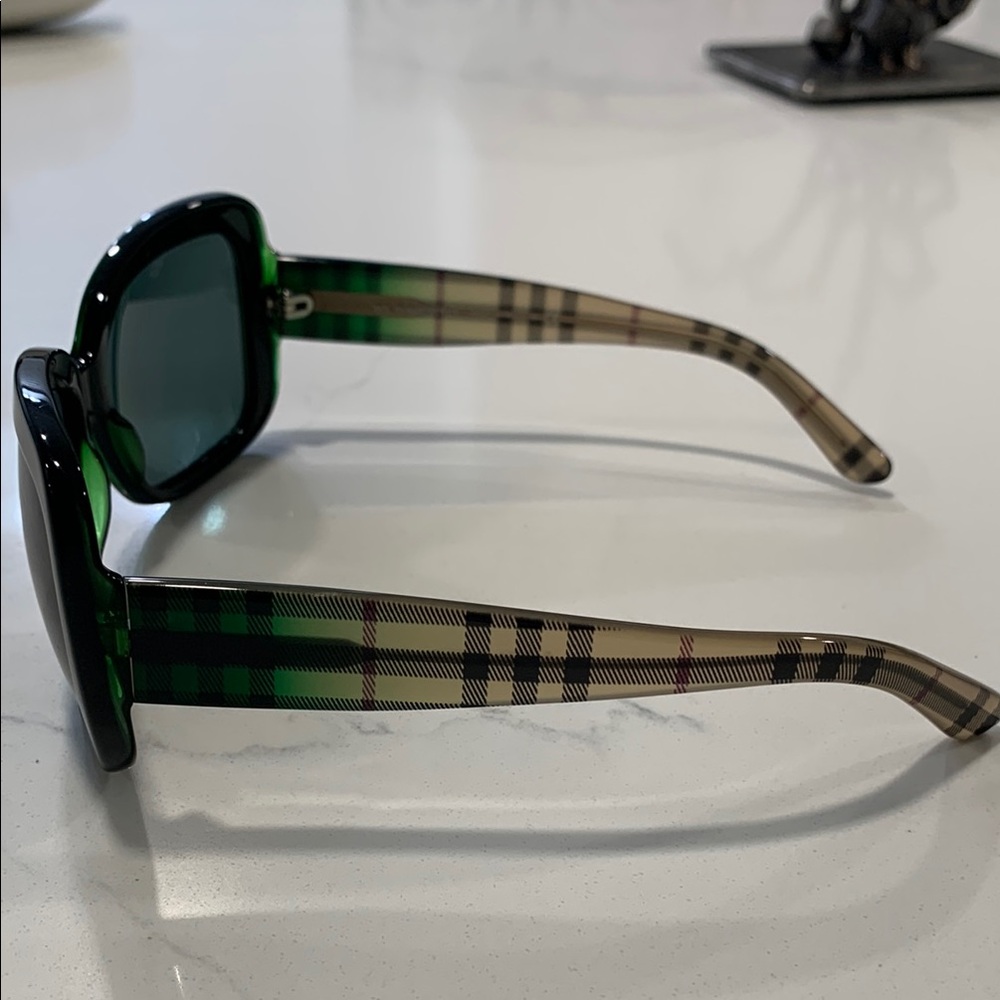 Burberry green plaid Sunglasses - Picture 2 of 5